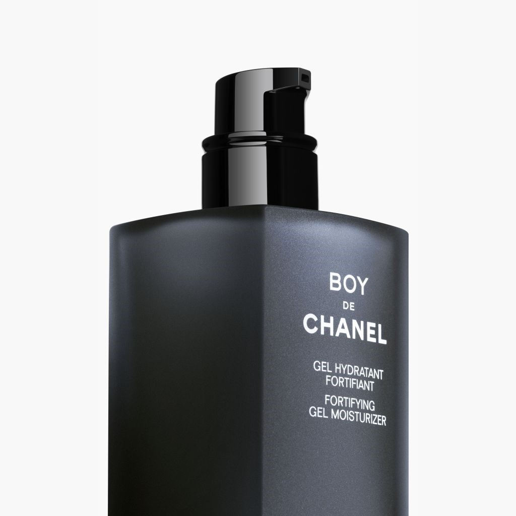 GEL HIDRATANTE ULTRAFRESCO PARA EL ROSTRO. PROTEGE LA PIEL DE LAS AGRESIONES DIARIAS.